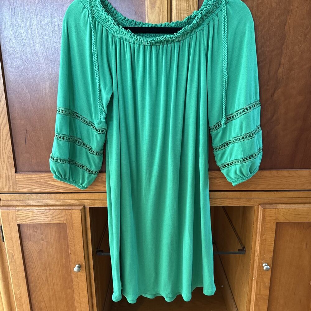 Crown & Ivy Women's Off The Shoulder Dress Bell Sleeve Kelly Green Small.